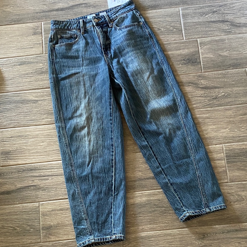True and Time High Rise Barrel Jeans Size 8 NWT
